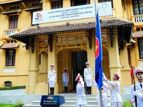 Lễ thượng cờ kỷ niệm 56 năm ngày thành lập ASEAN