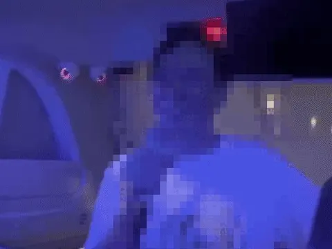 Người đàn ông đột ngột ngã gục rồi tử vong trên xe du lịch sau khi 'cười quá nhiều'