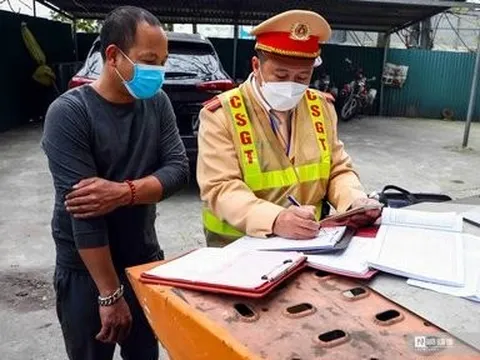 Hà Nội: Người dân phản ánh vi phạm giao thông qua đường dây nóng