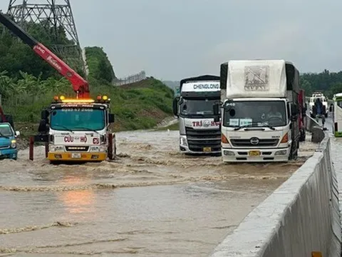 Phó Thủ tướng yêu cầu kiểm tra nguyên nhân ngập lụt tại cao tốc Phan Thiết - Dầu Giây