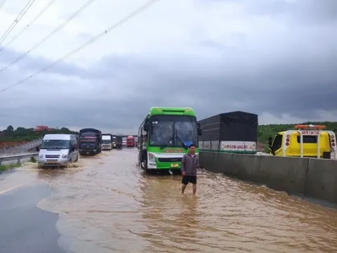 Bộ GTVT công bố nguyên nhân ngập cao tốc Phan Thiết - Dầu Giây