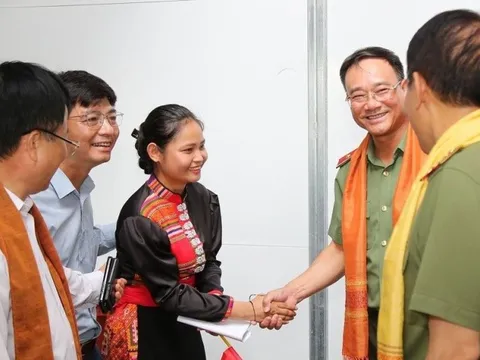 2.820 ngôi nhà được trao cho các hộ nghèo, hộ khó khăn về nhà ở