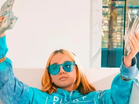 Sốc nữ rapper bị nghi giả chết để tìm lại hào quang