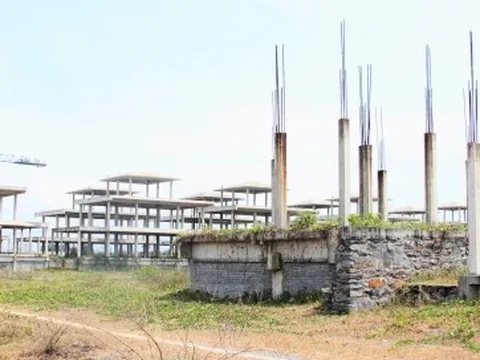 Khu du lịch 'đắp chiếu' gần 10 năm ở lô đất vàng ven biển Quảng Nam