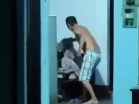 Khởi tố, bắt giam con trai bạo hành mẹ ruột 81 tuổi