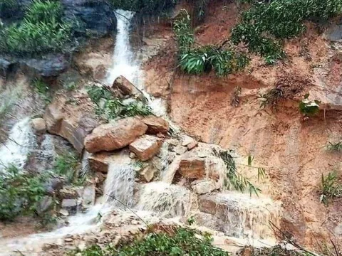 Tìm thấy thi thể tài xế Việt trong vụ sạt lở tại Lào