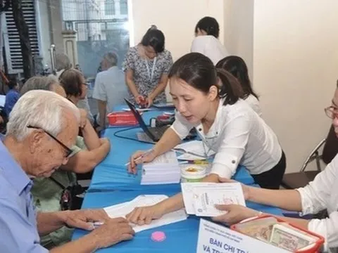 Hôm nay bắt đầu trả lương hưu, trợ cấp theo mức mới