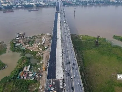 Diện mạo cây cầu vượt sông Hồng 2.500 tỷ đồng sắp thông xe