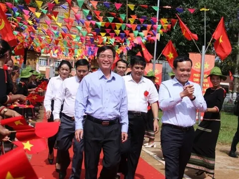 Phó Thủ tướng Trần Lưu Quang dự Ngày hội Toàn dân bảo vệ ANTQ tại Đắk Lắk