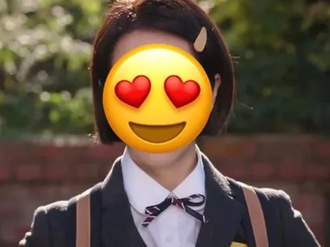 Mỹ nhân 41 tuổi vẫn đóng vai học sinh cực "ngọt"