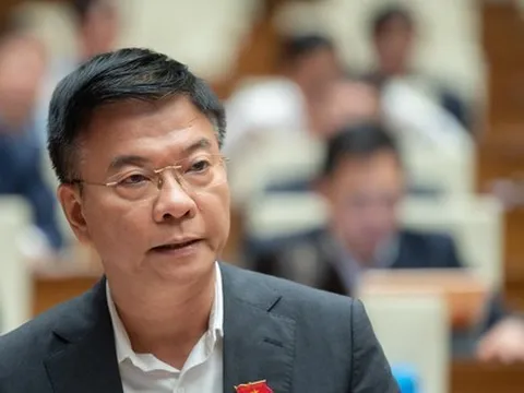 Chất vấn Bộ trưởng Tư pháp về đấu giá tài sản, kiểm soát quyền lực trong xây dựng pháp luật