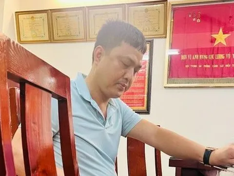 Phút đối diện, đưa ba lô chứa 14 tỷ cho kẻ bắt cóc để cứu con trai