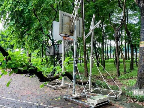 Công viên rộng gần 6.000m2 giữa lòng Thủ đô tan hoang, xuống cấp