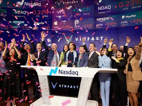 VinFast chính thức lên sàn Mỹ: Tăng phi mã sau giờ mở cửa, vốn hóa vọt lên gần 70 tỷ USD, gấp 3 lần dự định ban đầu