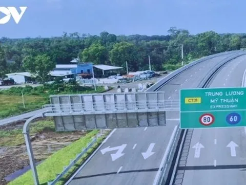 Tại sao cao tốc vừa khai thác đã phải mở rộng?