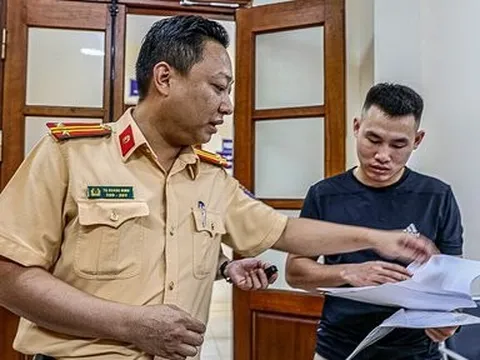 Nhiều người quay về tìm chủ xe cũ ngày đầu cấp biển số định danh