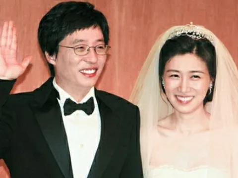 MC quốc dân Yoo Jae Suk bị tố thường xuyên đánh đập vợ, khiến bà xã uất ức đến mức òa khóc