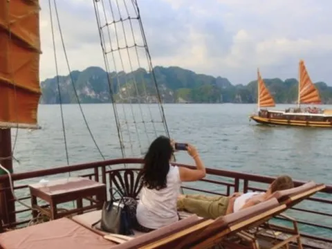 Sắp 'xóa sổ' thuyền buồm du lịch vịnh Hạ Long?