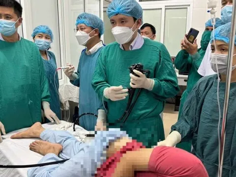 Đoàn bác sĩ Huế ra Hà Tĩnh chuyển giao kỹ thuật nội soi tiên tiến