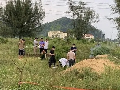 Hà Tĩnh: Khám nghiệm hiện trường phát hiện thi thể nam giới bên đường