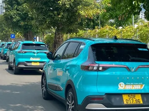 Taxi truyền thống vào cuộc chiến mới