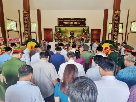 Dâng hương kỷ niệm 26 năm ngày mất của Giáo sư, Viện sĩ Trần Đại Nghĩa