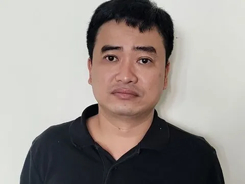 Vụ Việt Á: Nhìn thấy 100.000 USD "cảm ơn", cựu trợ lý Phó thủ tướng nói nhiều thế rồi nhận