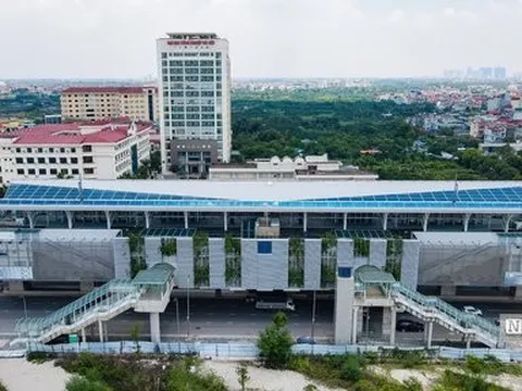 Tháo dỡ hàng rào tôn bảo vệ các nhà ga đường sắt Nhổn - ga Hà Nội