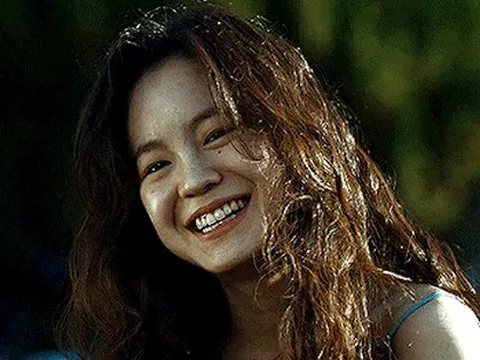 Mỹ nhân từng bị “đuổi” khỏi phim vì diễn quá kém, thất nghiệp hơn 1 năm đến độ phải đổi nghề?
