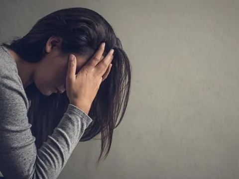 Cô gái phải nhập viện điều trị bệnh tâm thần do 1 thói quen thường gặp ở giới trẻ