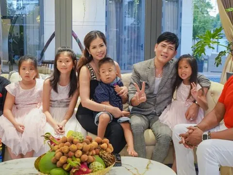 Nam ca sĩ và hành trình chữa bệnh nan y cho con trai út, phòng ngủ như bệnh viện thu nhỏ
