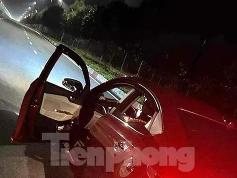 Loạt ô tô nổ lốp trong đêm vì cán phải đinh trên tuyến đường huyết mạch ở Bình Dương