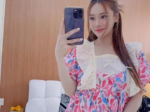 Nhã Phương khoe bụng bầu 7 tháng, nhan sắc ngày càng thăng hạng
