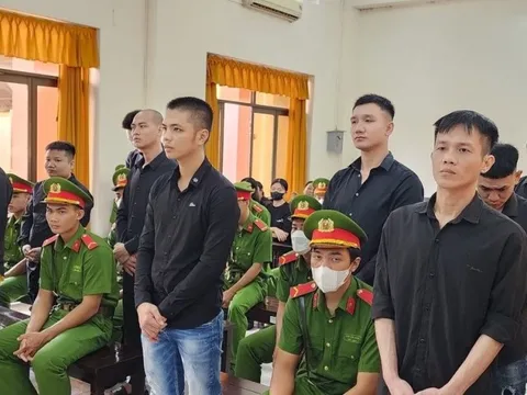 Giải quyết mâu thuẫn hộ người khác, 9 bị cáo chia nhau 131 năm tù