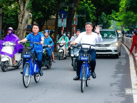 Lãnh đạo Tp.Hà Nội trực tiếp trải nghiệm dịch vụ xe đạp công cộng