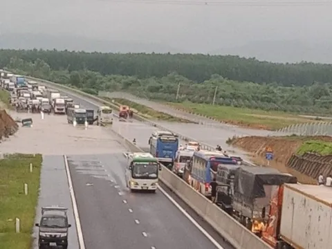 Cao tốc Phan Thiết - Dầu Giây ngập nước: Bộ GTVT phải chịu trách nhiệm