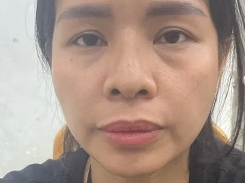Bắt khẩn cấp người phụ nữ bạo hành bé trai