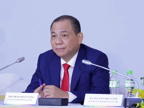 Vượt 70 USD, tài sản tỷ phú Phạm Nhật Vượng lên 53 tỷ USD khi đà tăng phi mã của cổ phiếu VinFast chưa hạ nhiệt
