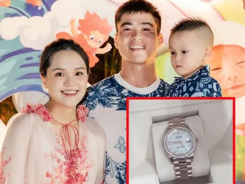 Vợ Duy Mạnh khoe món quà xa xỉ hậu sinh con thứ hai