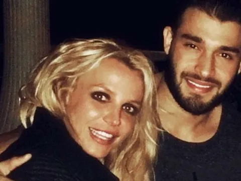 Britney Spears từng vỡ đầu khi tranh cãi với chồng cũ