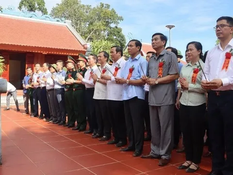 Khánh thành đền thờ anh hùng liệt sĩ tại hồ Kẻ Gỗ