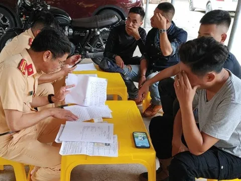 Xử lý đoàn xe mô tô phân khối lớn đi vào cao tốc, đâm bị thương CSGT