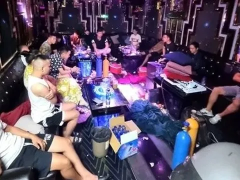 Bắt quả tang nhóm thanh niên mở "tiệc" ma túy trong quán karaoke