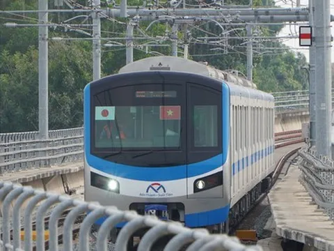 Sáng nay, tàu metro chạy một mạch từ ga Bến Thành đến ga Suối Tiên