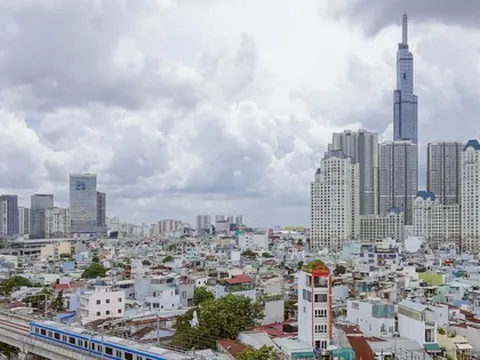 Toàn cảnh metro số 1 TPHCM chạy thử nghiệm toàn tuyến