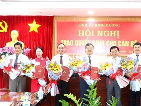 Bình Dương trao quyết định điều động, bổ nhiệm nhiều cán bộ
