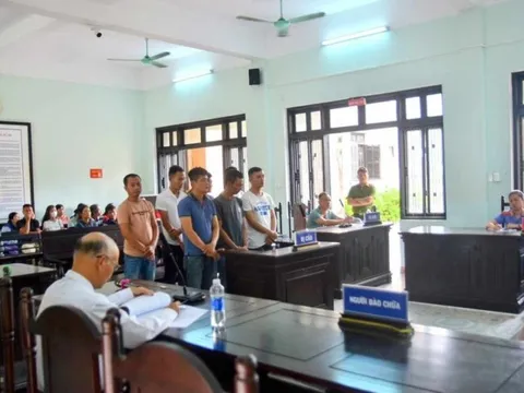 Tiếp vụ bị hại bỏ về giữa phiên toà ở Huế: HĐXX nghị án kéo dài