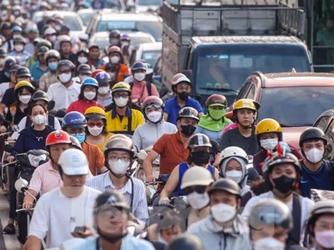 Nhiều tuyến đường Hà Nội tắc 'nghẹt thở' trong ngày làm việc cuối trước kỳ nghỉ lễ 2/9