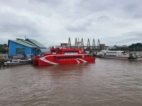 Tàu cao tốc đi Phú Quốc dừng chạy do thời tiết xấu