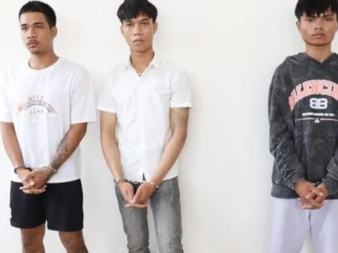 Tạm giữ nhóm thanh niên dùng súng cướp ngân hàng ở Tây Ninh